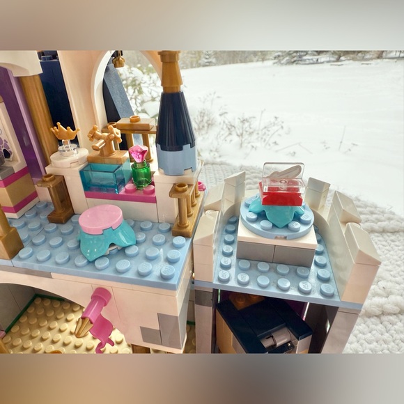 Lego Disney Cinderella’s Dream Castle #41154 - Picture 8 of 15
